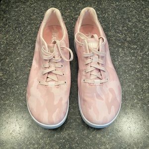 NOBULL canvas trainer